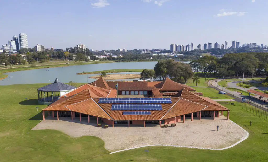 parque barigui em curitiba.
