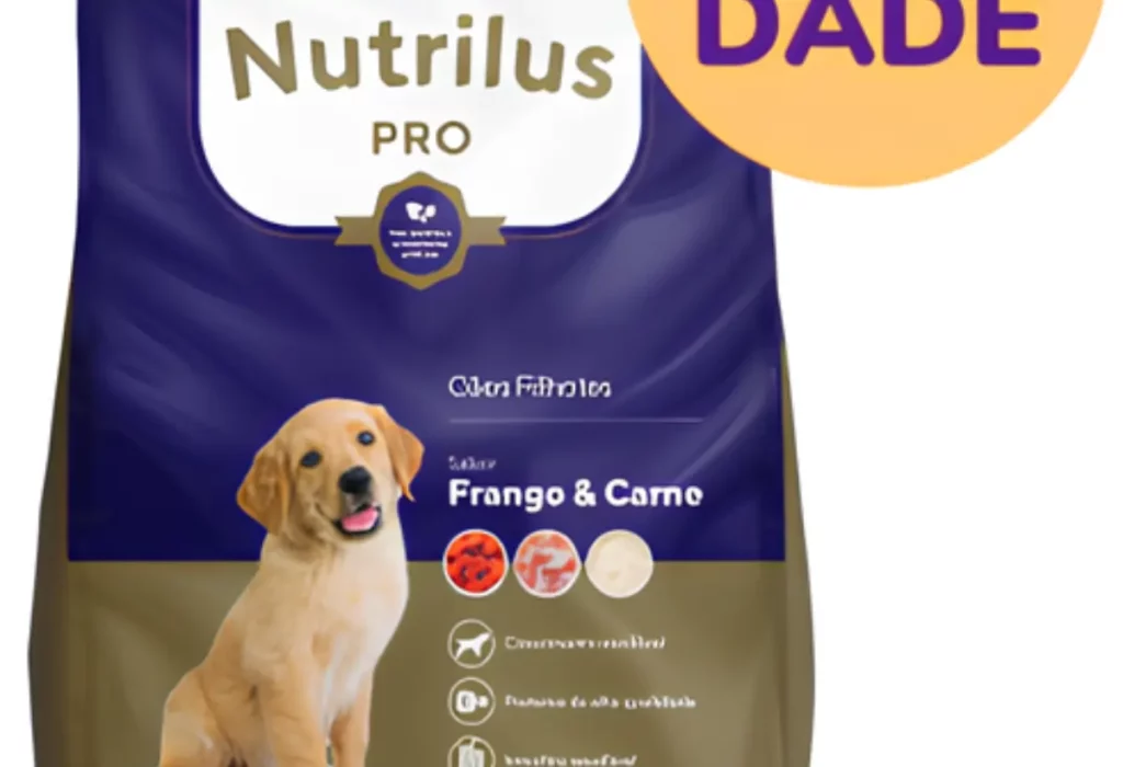 Um pacote de ração Nutrilus Pro Cães Filhotes.