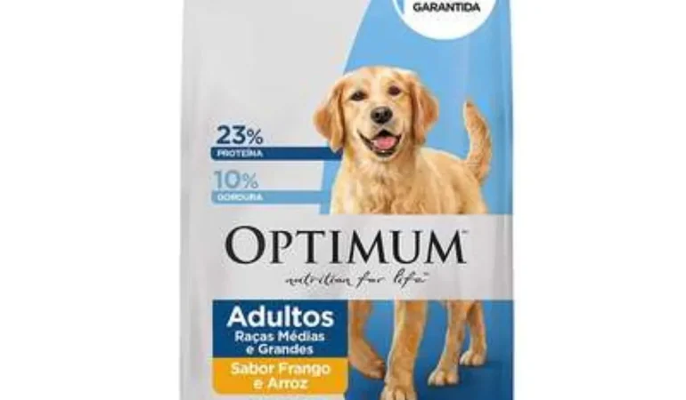 Uma pacote de ração da marca optimum.