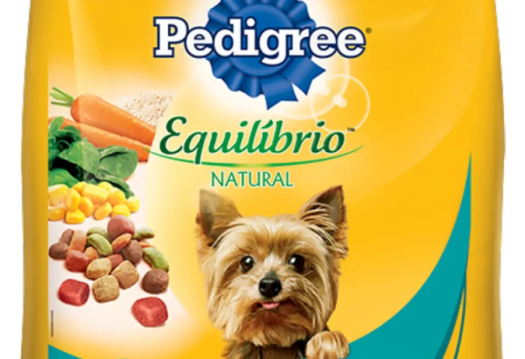 Um pacote de ração pedigree.